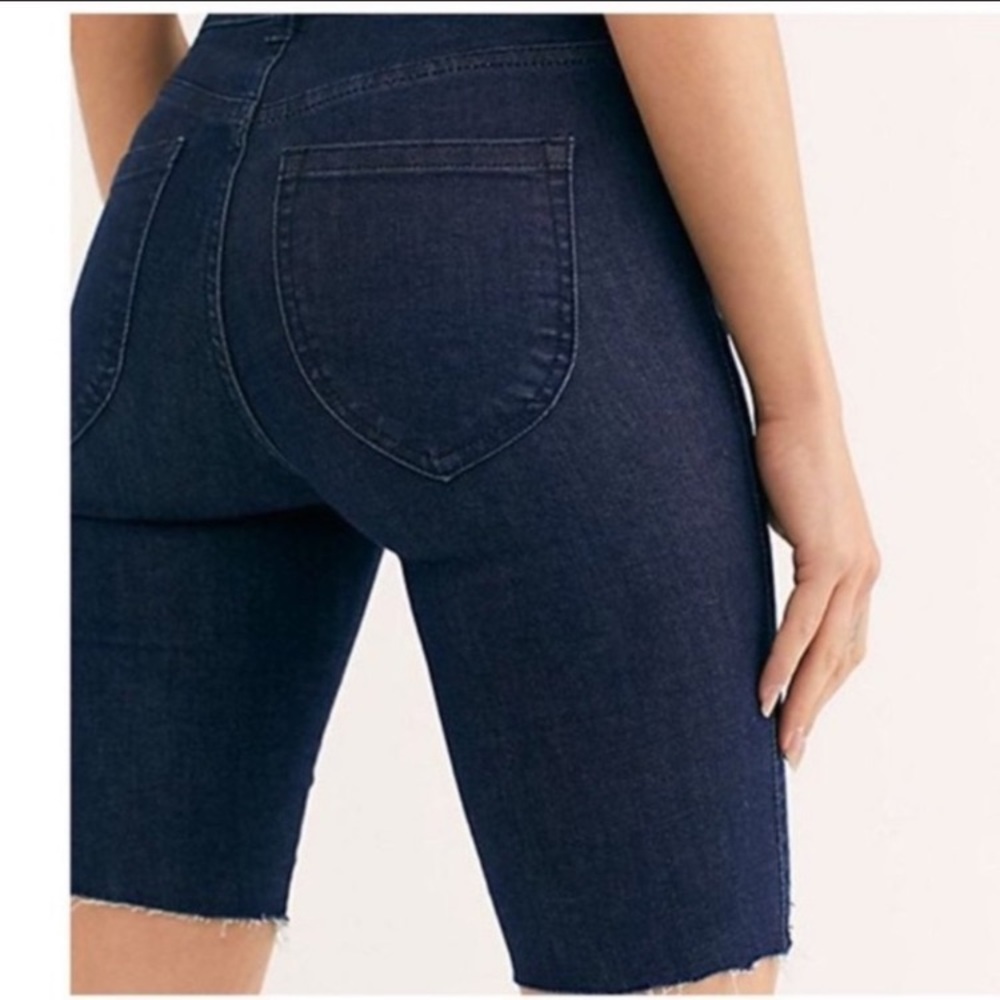 NWT Free People So Chic Denim Biker cut off denim Jean Shorts stretch Da…